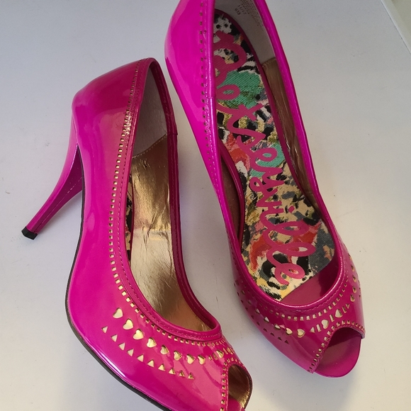 betseyville heels